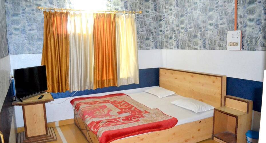 Hotel Royal, Pachmarhi 5